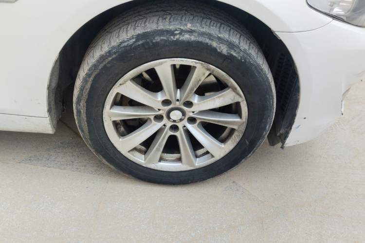 Used BMW 5 Series 2013 525Li Leading Model Right Front Wheel Hub