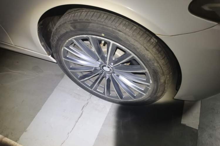 Used BMW 5 Series 2013 520Li Elegant Edition Right Front Wheel Hub