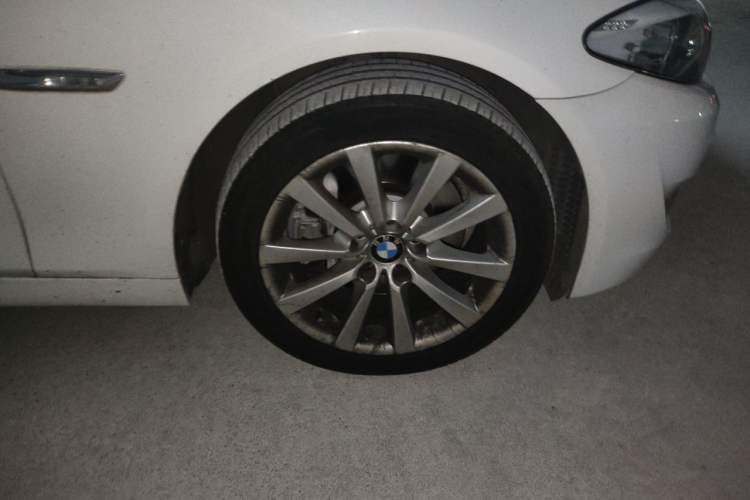Used BMW 5 Series 2013 530Li Leading Model Right Front Wheel Hub