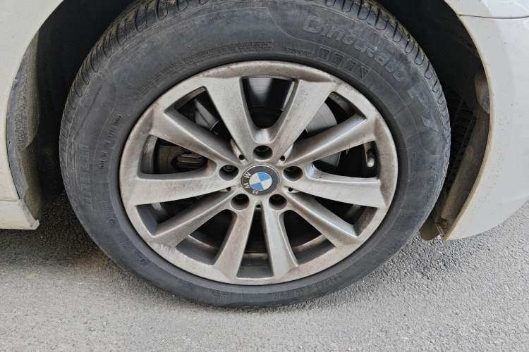 Used BMW 5 Series 2013 520Li Elegant Edition Right Front Wheel Hub