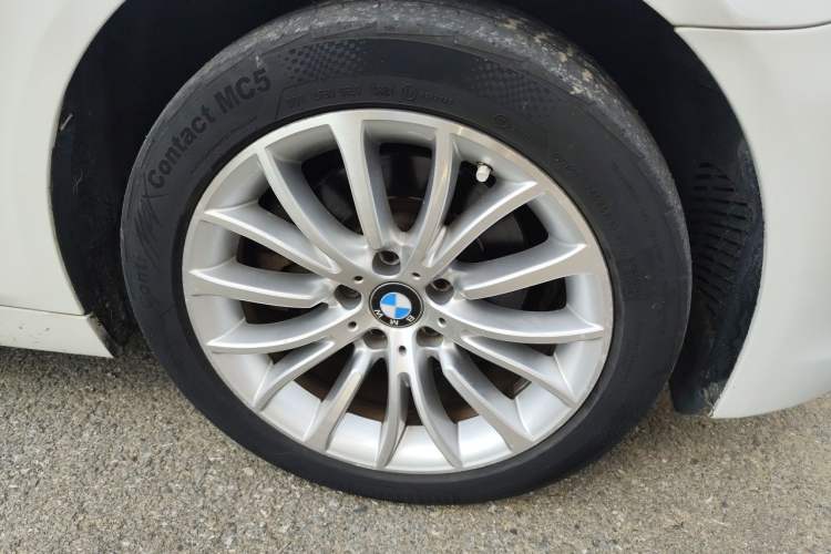Used BMW 5 Series 2013 525Li Luxury Model Right Front Wheel Hub