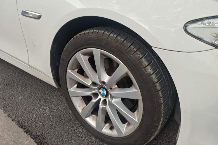 Used BMW 5 Series 2013 530Li Leading Model Right Front Wheel Hub