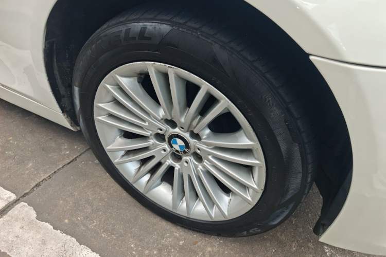 Used BMW 5 Series 2013 525Li Leading Model Right Front Wheel Hub
