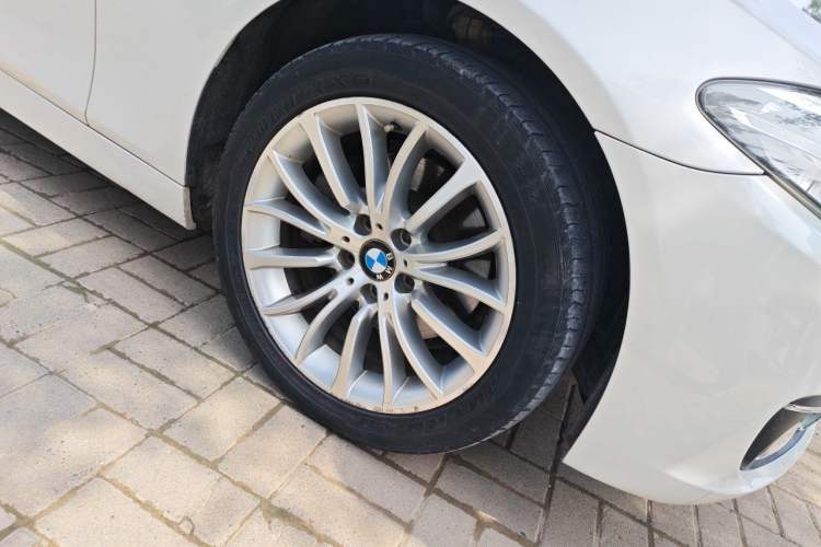 Used BMW 5 Series 2013 525Li Leading Model Right Front Wheel Hub