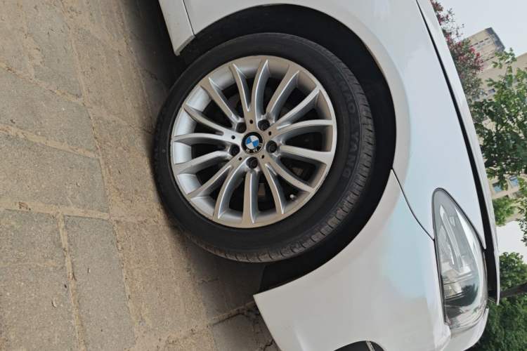 Used BMW 5 Series 2013 525Li Luxury Model Right Front Wheel Hub