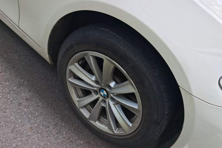 Used BMW 5 Series 2013 525Li Leading Model Right Front Wheel Hub