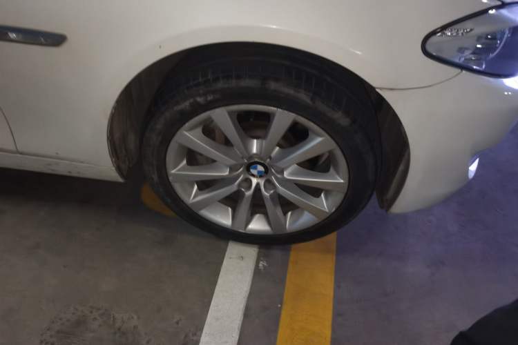 Used BMW 5 Series 2013 530Li Leading Model Right Front Wheel Hub
