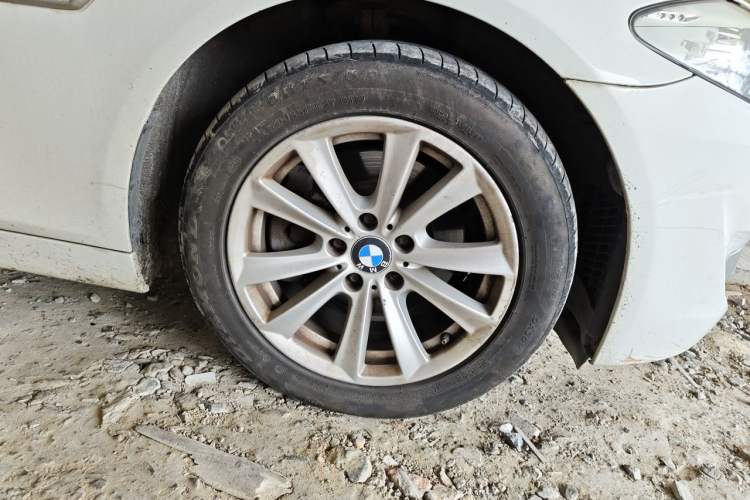 Used BMW 5 Series 2013 525Li Luxury Model Right Front Wheel Hub