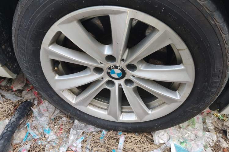 Used BMW 5 Series 2013 525Li Leading Model Right Front Wheel Hub