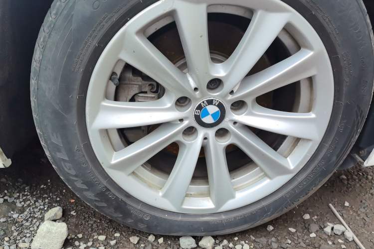 Used BMW 5 Series 2013 525Li Luxury Model Right Front Wheel Hub