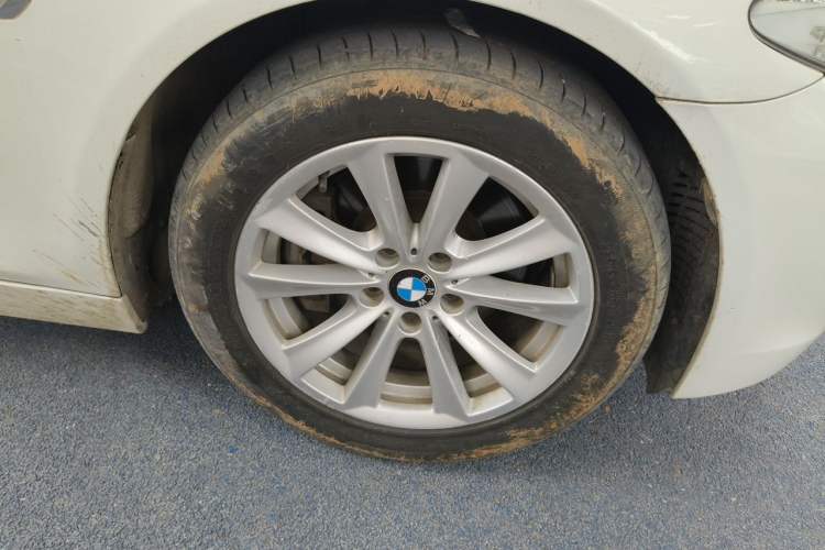 Used BMW 5 Series 2013 525Li Leading Model Right Front Wheel Hub