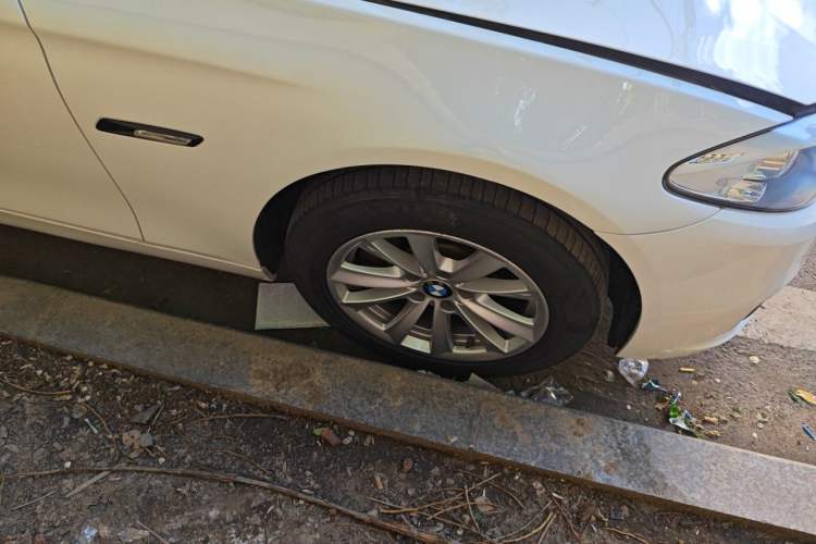 Used BMW 5 Series 2013 520Li Elegant Edition Right Front Wheel Hub