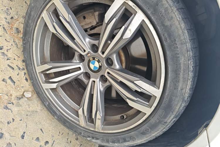 Used BMW 5 Series 2013 520Li Elegant Edition Right Front Wheel Hub