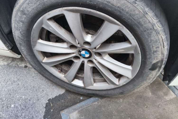 Used BMW 5 Series 2013 525Li Leading Model Right Front Wheel Hub