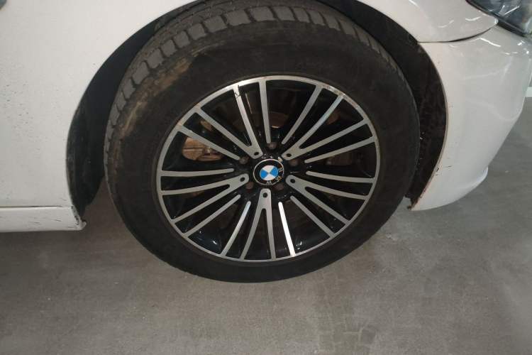Used BMW 5 Series 2013 525Li Leading Model Right Front Wheel Hub