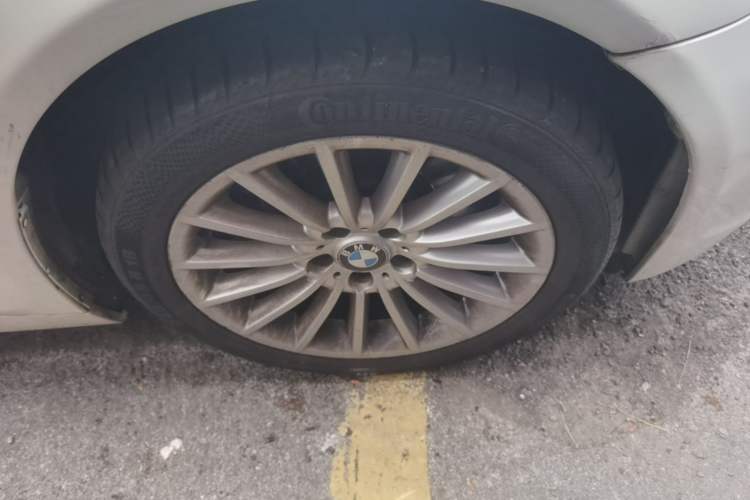 Used BMW 5 Series 2013 535Li Leading Model Right Front Wheel Hub