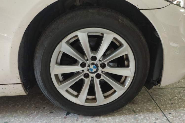 Used BMW 5 Series 2013 520i Elegant Edition Right Front Wheel Hub