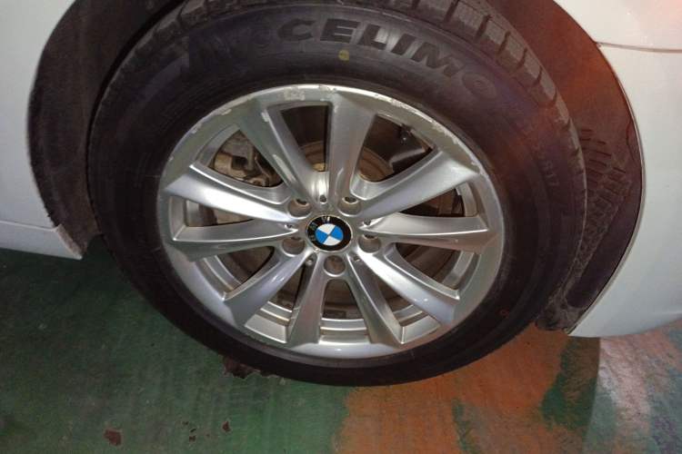 Used BMW 5 Series 2013 525Li Leading Model Right Front Wheel Hub