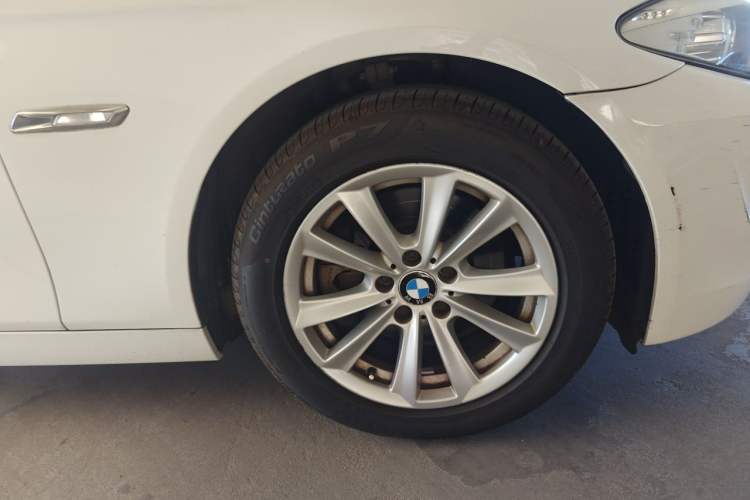Used BMW 5 Series 2013 525Li Luxury Model Right Front Wheel Hub