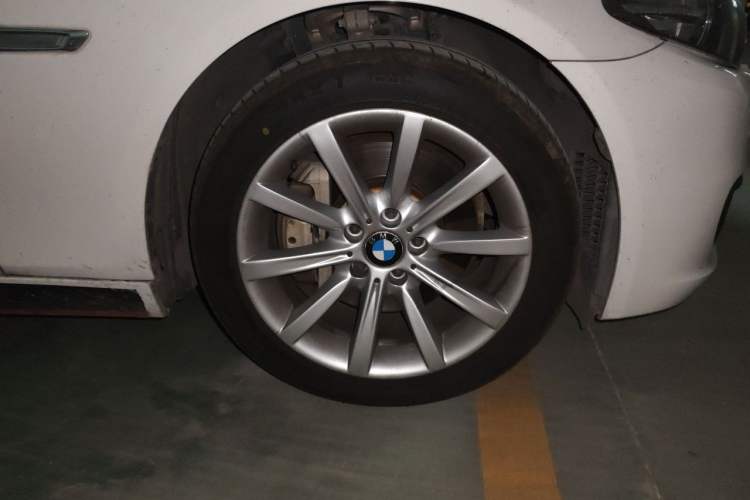 Used BMW 5 Series 2013 535Li Leading Model Right Front Wheel Hub