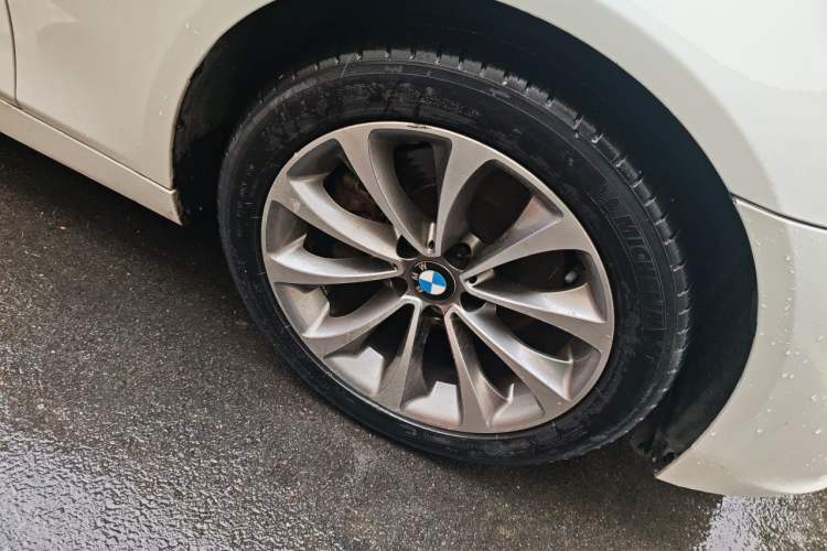 Used BMW 5 Series 2013 525Li Leading Model Right Front Wheel Hub