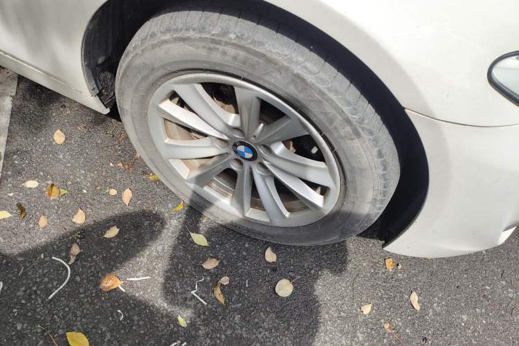 Used BMW 5 Series 2013 525Li Luxury Model Right Front Wheel Hub