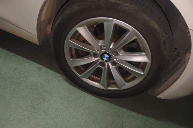 Used BMW 5 Series 2013 525Li Luxury Model Right Front Wheel Hub