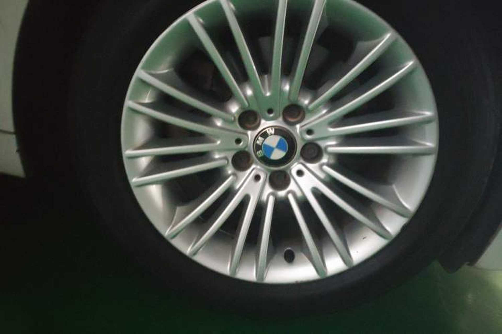 Used BMW 5 Series 2013 525Li Leading Model Right Front Wheel Hub