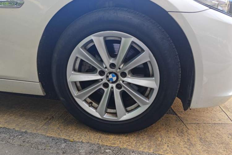 Used BMW 5 Series 2013 520i Elegant Edition Right Front Wheel Hub
