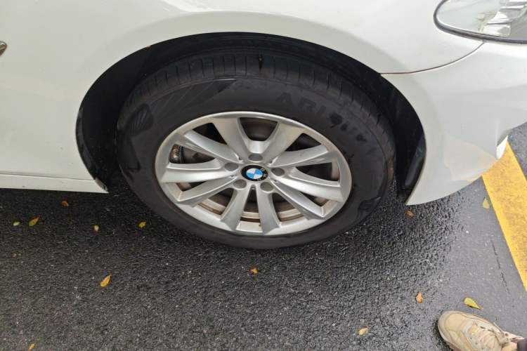 Used BMW 5 Series 2013 525Li Leading Model Right Front Wheel Hub