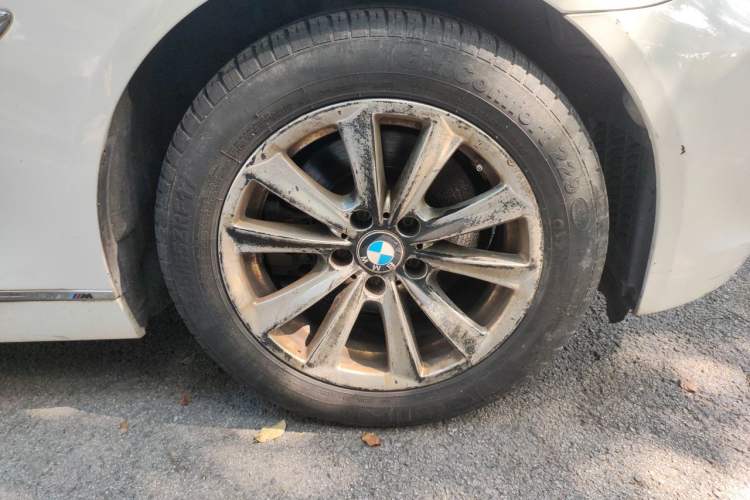 Used BMW 5 Series 2013 525Li Luxury Model Right Front Wheel Hub