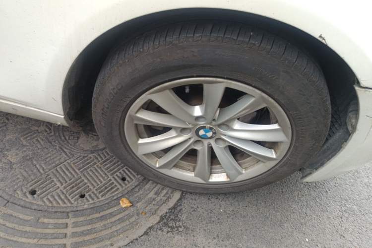 Used BMW 5 Series 2013 525Li Luxury Model Right Front Wheel Hub
