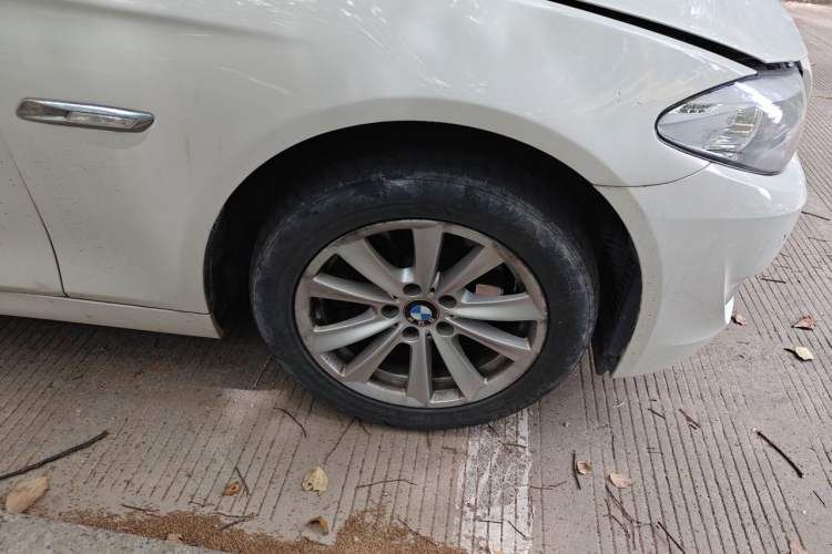 Used BMW 5 Series 2013 525Li Luxury Model Right Front Wheel Hub