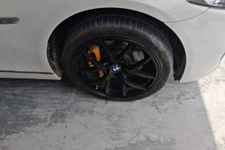 Used BMW 5 Series 2013 535Li Leading Model Right Front Wheel Hub