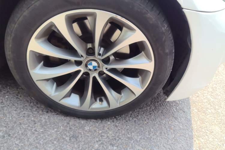 Used BMW 5 Series 2013 525Li Luxury Model Right Front Wheel Hub