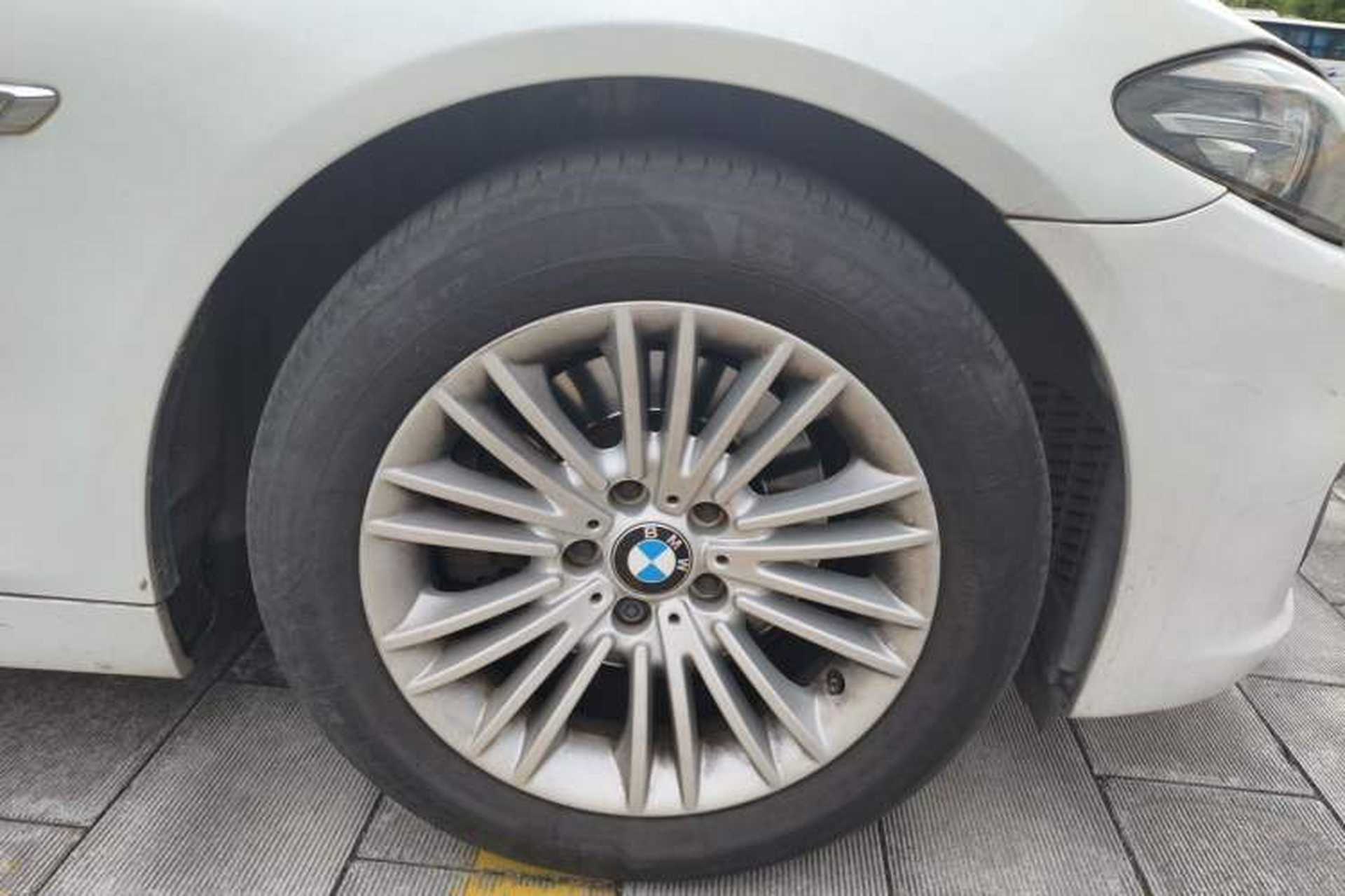 Used BMW 5 Series 2013 525Li Leading Model Right Front Wheel Hub