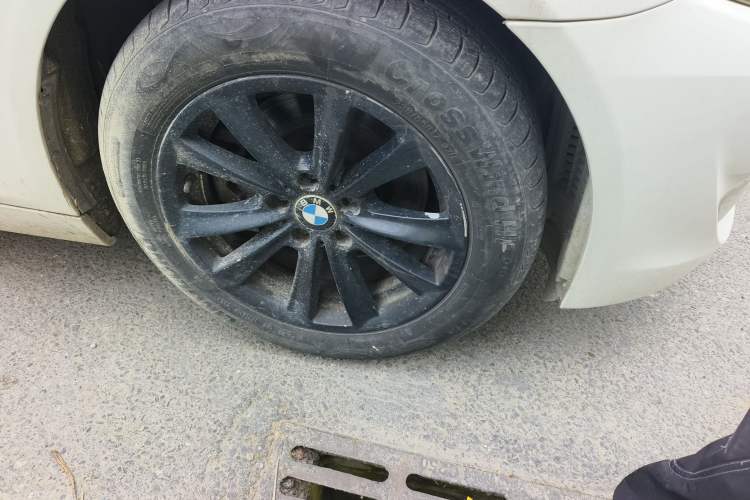 Used BMW 5 Series 2013 525Li Luxury Model Right Front Wheel Hub