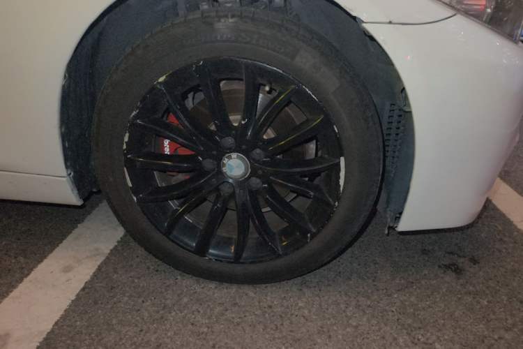 Used BMW 5 Series 2013 525Li Luxury Model Right Front Wheel Hub