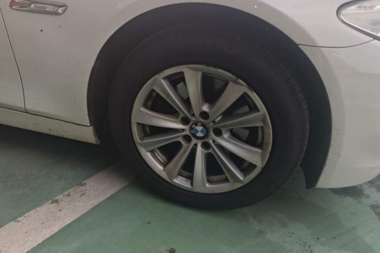 Used BMW 5 Series 2013 520Li Elegant Edition Right Front Wheel Hub
