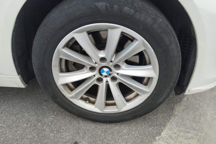 Used BMW 5 Series 2013 525Li Luxury Model Right Front Wheel Hub