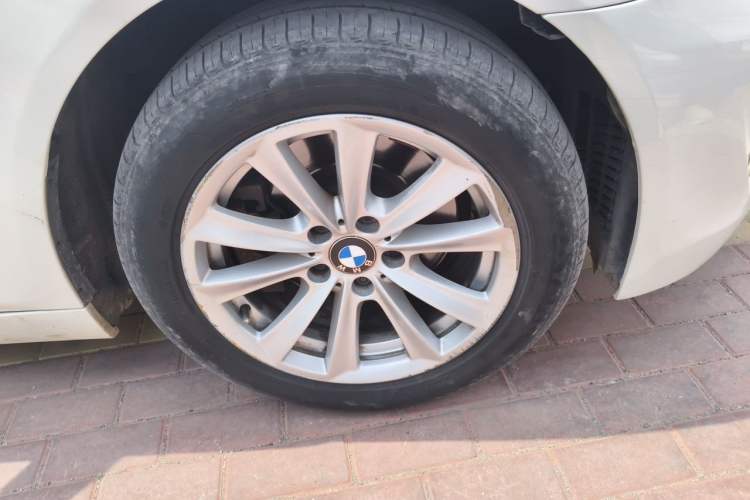 Used BMW 5 Series 2013 525Li Leading Model Right Front Wheel Hub