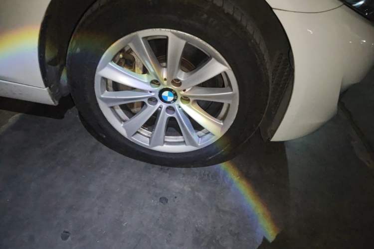 Used BMW 5 Series 2013 520Li Elegant Edition Right Front Wheel Hub
