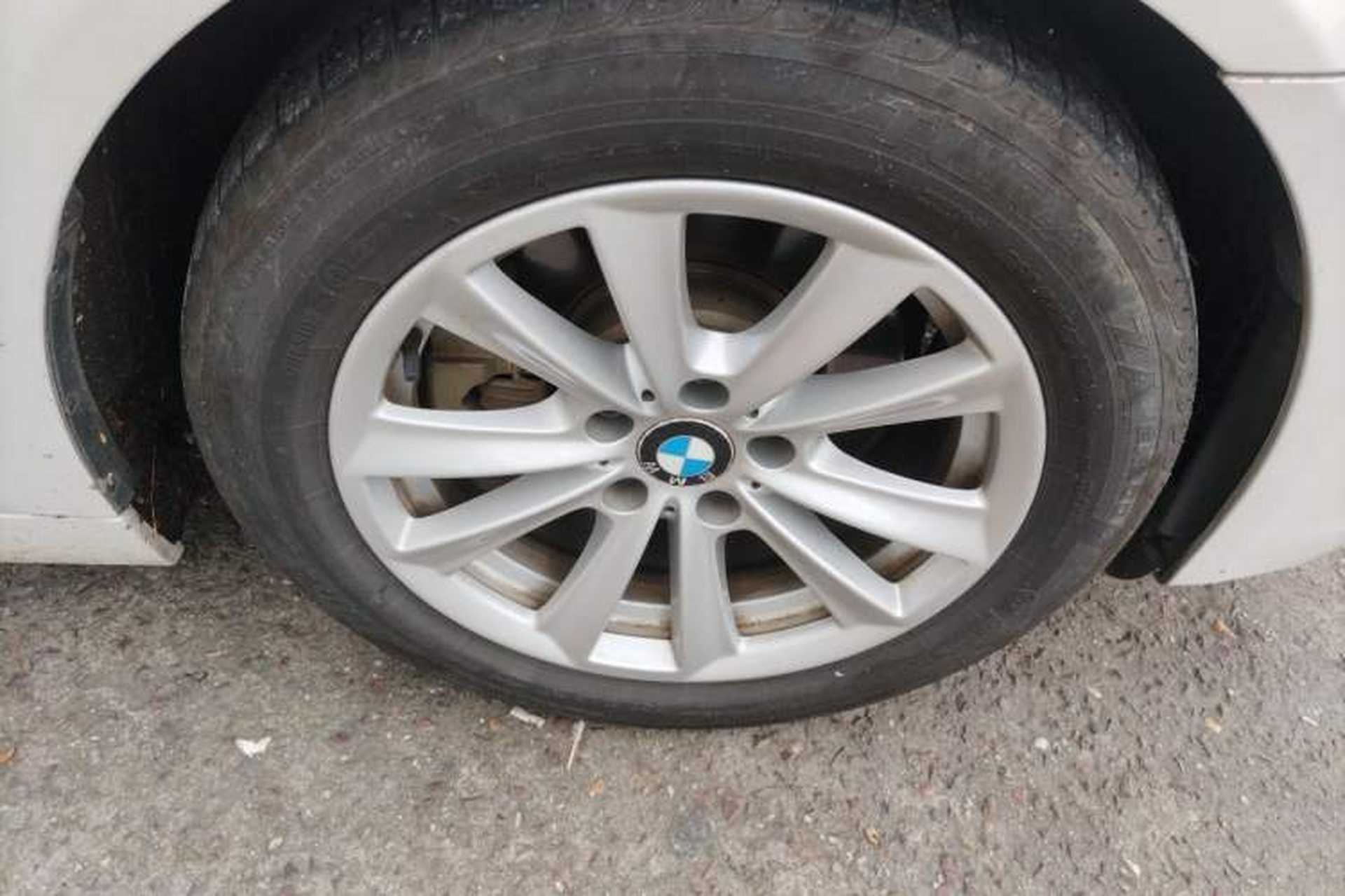 Used BMW 5 Series 2013 520Li Elegant Edition Right Front Wheel Hub