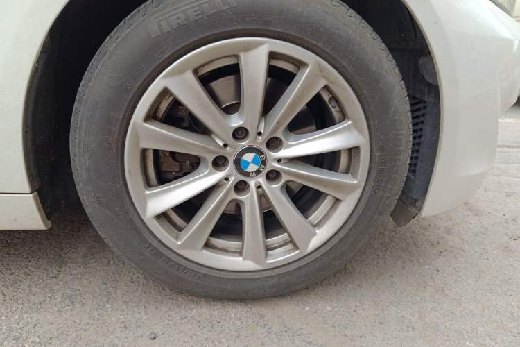 Used BMW 5 Series 2013 525Li Luxury Model Right Front Wheel Hub