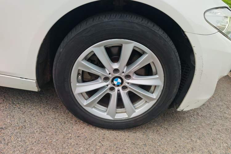Used BMW 5 Series 2013 525Li Leading Model Right Front Wheel Hub