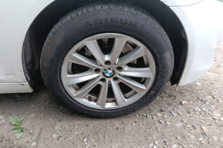 Used BMW 5 Series 2013 525Li Leading Model Right Front Wheel Hub