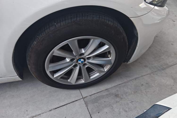 Used BMW 5 Series 2013 525Li Luxury Model Right Front Wheel Hub