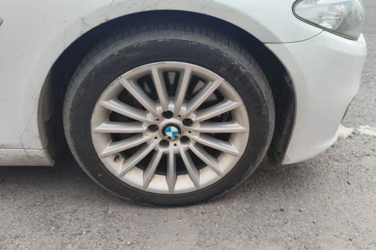 Used BMW 5 Series 2013 535Li Leading Model Right Front Wheel Hub