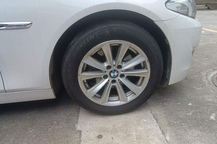 Used BMW 5 Series 2013 525Li Luxury Model Right Front Wheel Hub