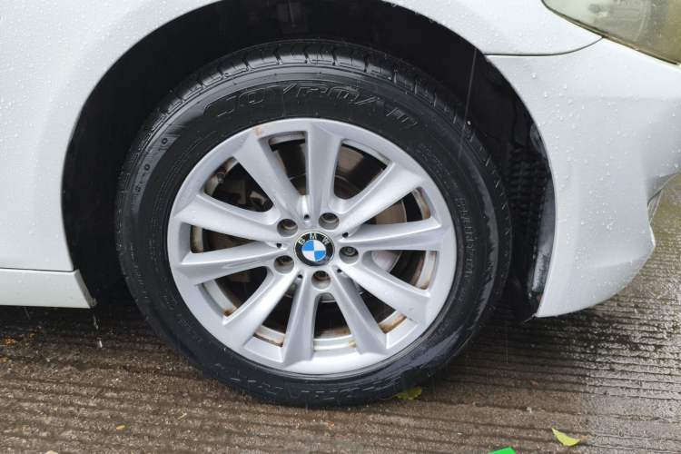 Used BMW 5 Series 2013 520Li Elegant Edition Right Front Wheel Hub